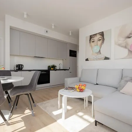 Апартаменты Prestigious With Sauna & Gym By Renters Prestige Варшава