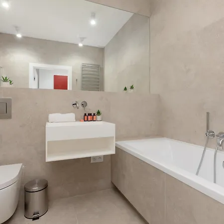 Апартаменты Prestigious With Sauna & Gym By Renters Prestige *