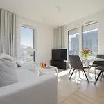 Prestigious With Sauna & Gym By Renters Prestige דירה