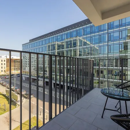 Prestigious With Sauna & Gym By Renters Prestige * Warschau