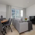Prestigious With Sauna & Gym By Renters Prestige * 华沙