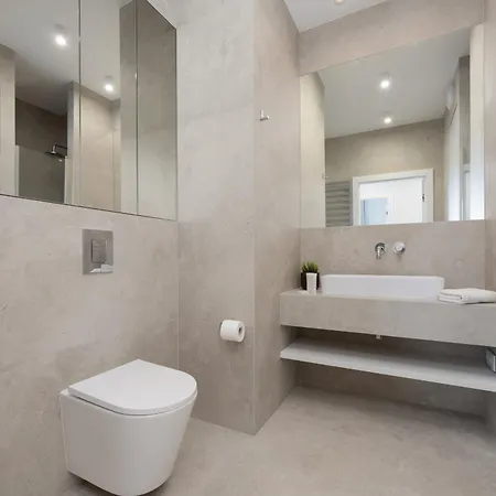 Prestigious With Sauna & Gym By Renters Prestige Varsovie
